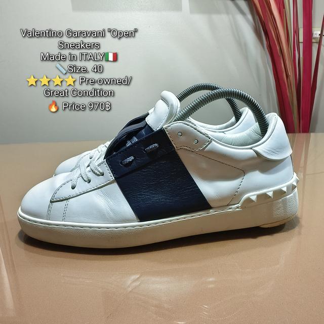 Valentino Garavani "Open" SneakersMade in ITALY🇮🇹📏Size. 40⭐⭐⭐⭐ Pre-owned/ Great Condition🔥 Price 970฿