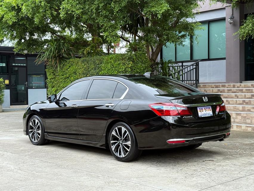 2017 HONDA ACCORD HYBRID TECH รถสภาพสวย สมบูรณ์ วิ่งน้อยเพียง 80,000 กม รถเข้าศูนย์ทุกระยะ ไม่เคยมีอุบัติเหตุครับ 9