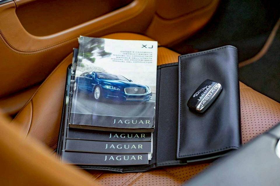 รหัสรถ PR669 Jaguar XJL 2012 Portforio Excutive Package 13