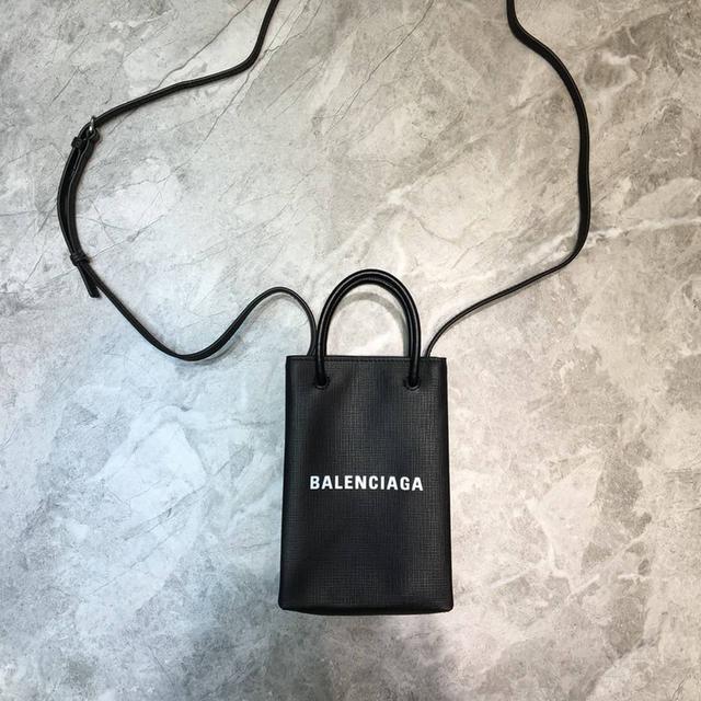 กระเป๋า Phone Bag ใช้ครั้งเดียว สภาพใหม่มาก