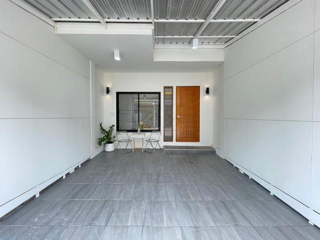ขายทาวน์เฮาส์ 2 ชั้น 22 ตรว. นวมินทร์ 111 รีโนเวทใหม่สวย บ้านหันทิศใต้ 3