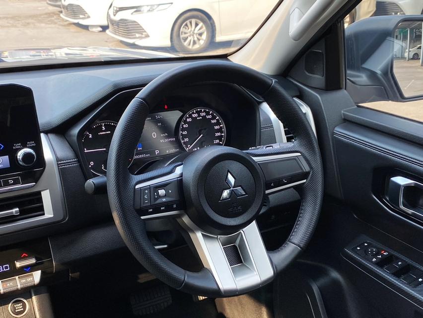 Mitsubishi TRITON Double Cab 2.4 ULTRA 6AT ปี 2023 วิ่ง 9xx km 18