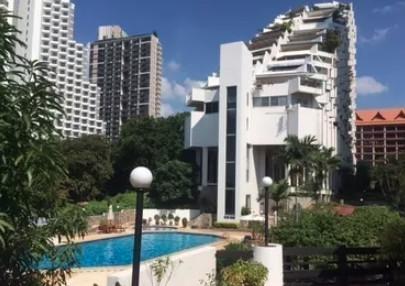 Condo for sale in Pattaya with a private beach. 1