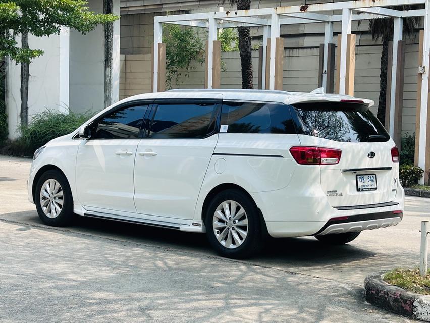 Kia carnival 2.2 top รถบ้าน 5