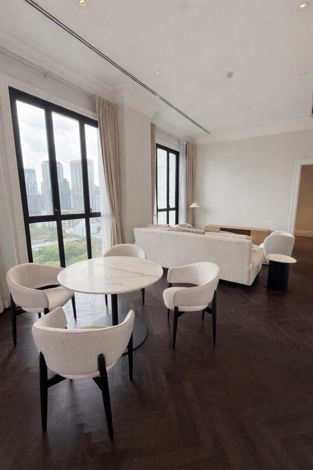 Ultra Luxury 2 Bedroom unit on Wireless Road. 1