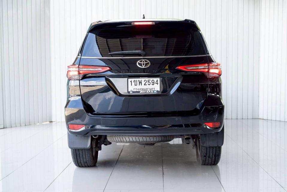 Toyoya Fortuner 2.4V Eeader ปี21 7