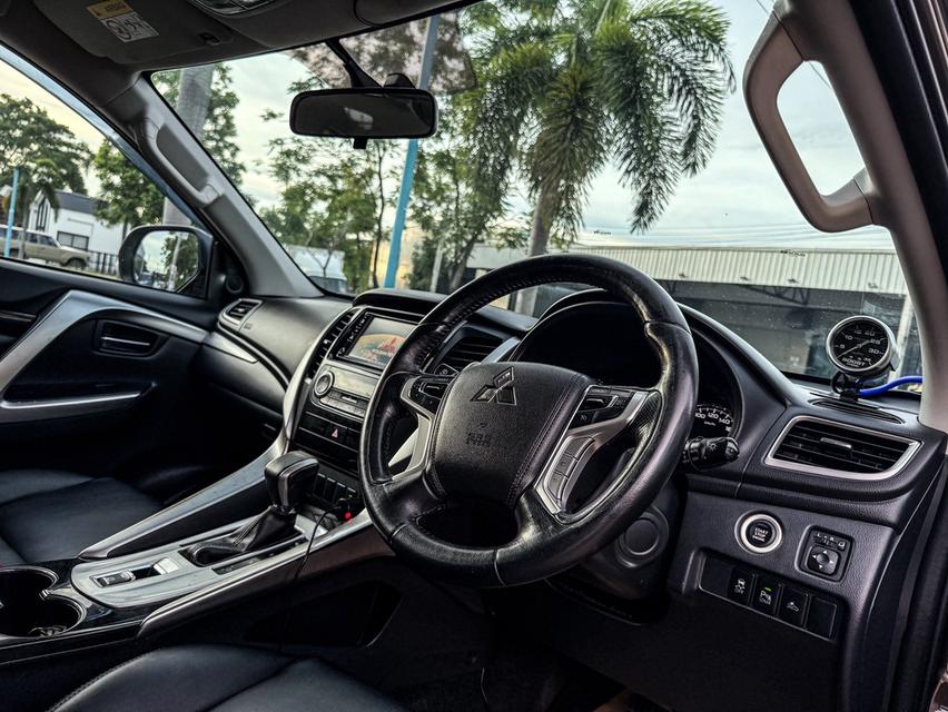 ขาย Mitsubishi Pajero 2.4GT ปี17 11