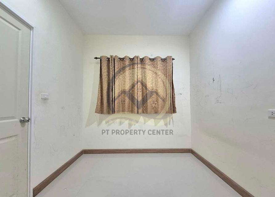 ทาวน์โฮม 2 ชั้น ต่อเติมระเบียง ราคาสุดพิเศษ : โครงการโกลเด้นทาวน์ รามคำแหง-วงแหวน 9