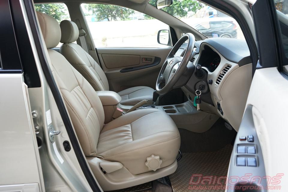 2012 TOYOTA INNOVA 2.0 G OPTION 11