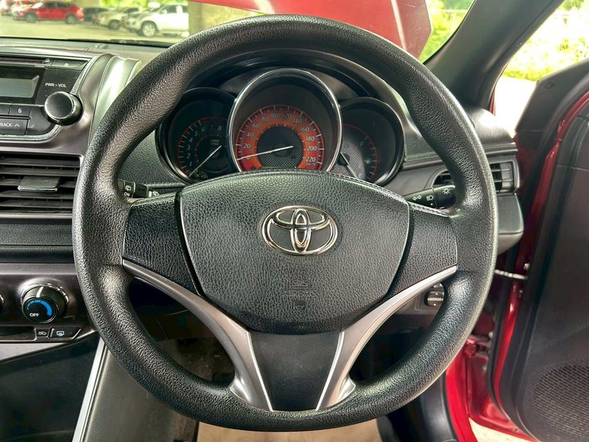 Toyota Yaris 1.2E Year 2014 11