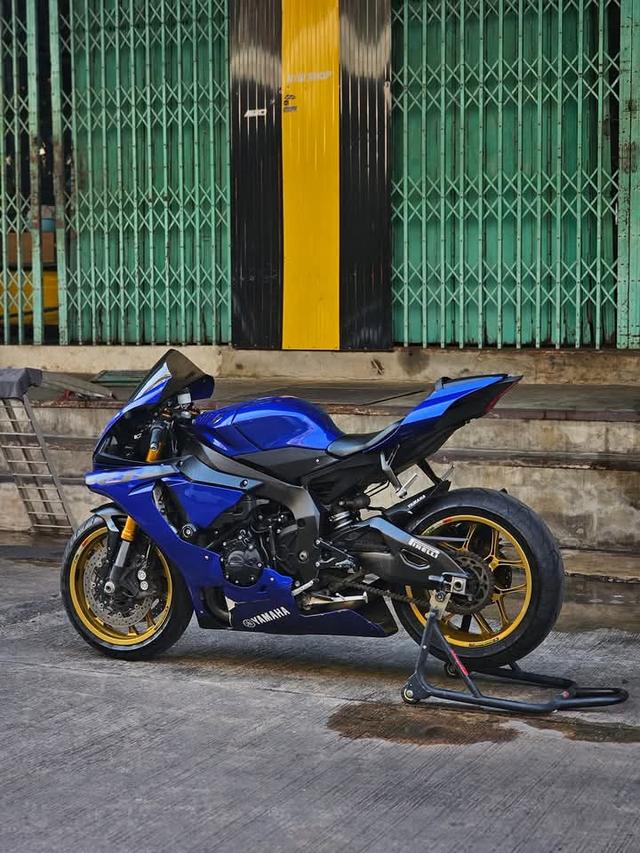 Yamaha R1 สีน้ำเงิน 5