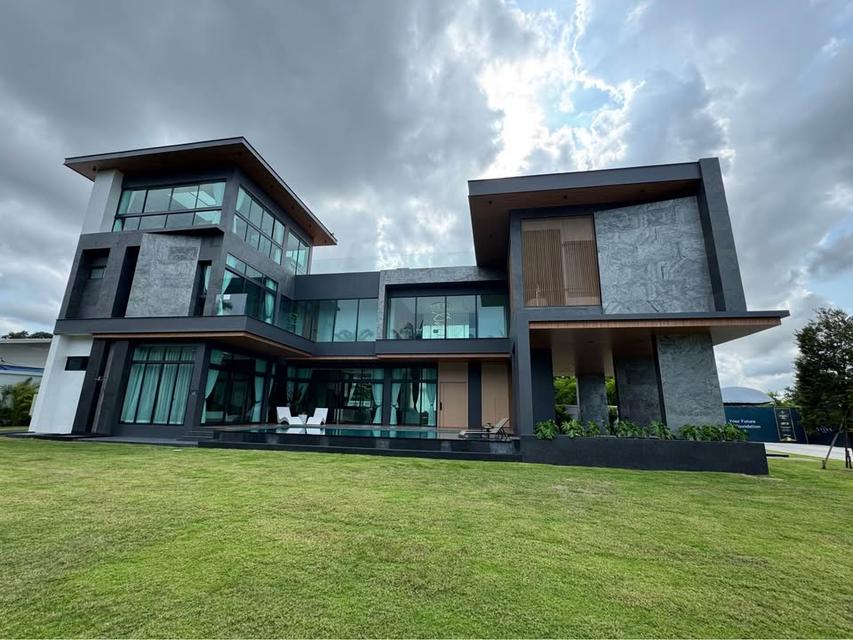 For rent luxury pool villa Pattaya 1