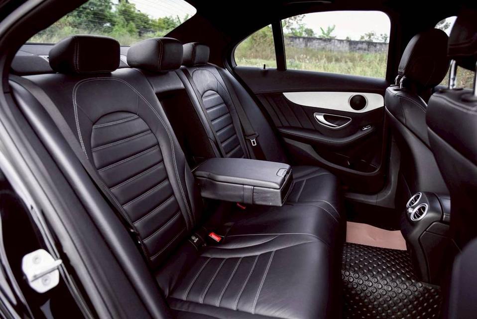 Mercedes Benz C300 AMG BlueTec Hybrid 14