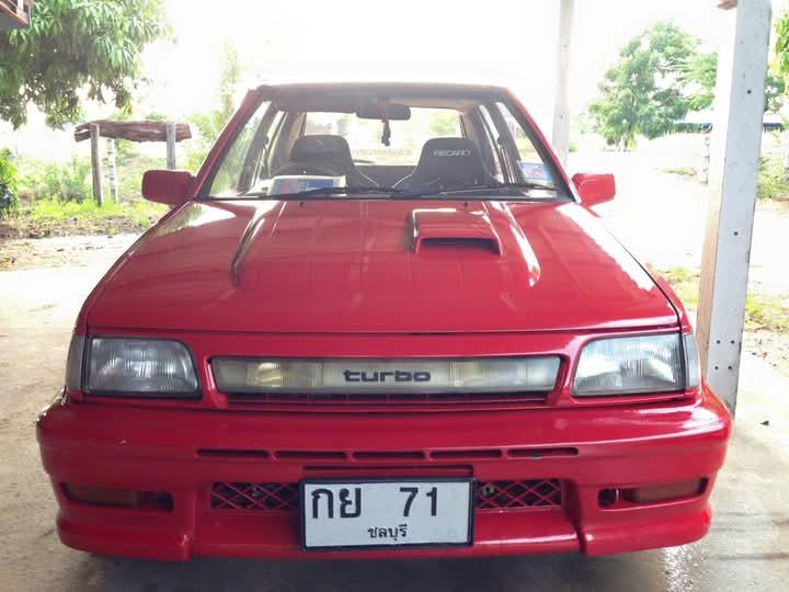 Toyota Starlet สีแดงสวยๆเลย