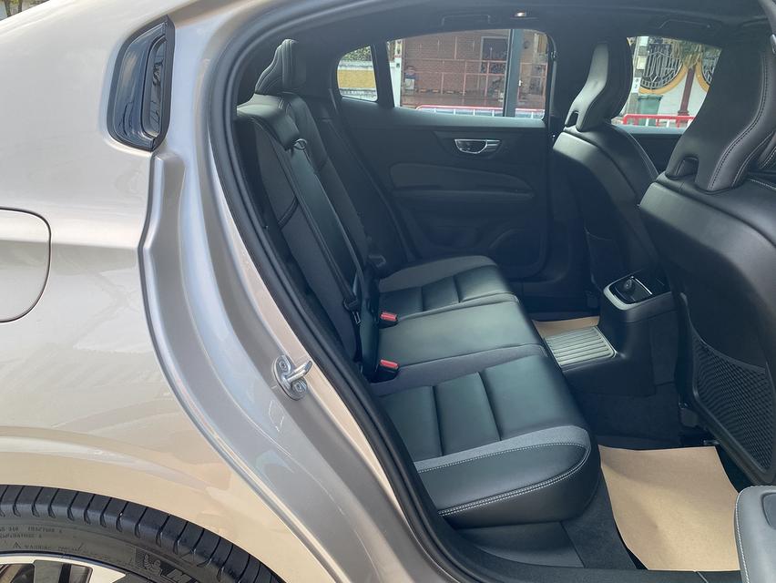 Volvo S60 T8 Recharge Ultimate Dark 2024 รูปที่ 9