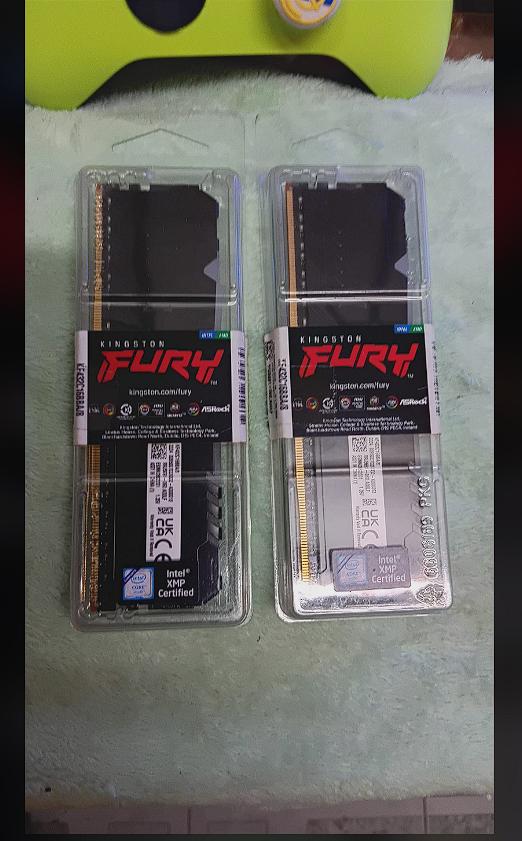 แรม ddr4 bus 3200 RGB มีไฟ 8g 2 ตัว 16g kington 2000 บาท