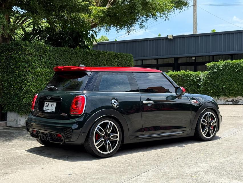 2017 MINI JOHN COOPER WORKS ( แท้ ) รถมือเดียวออกป้ายแดง รถวิ่งน้อย เข้าศูนย์ตามระยะ ไม่เคยมีอุบัติเหตุครับ