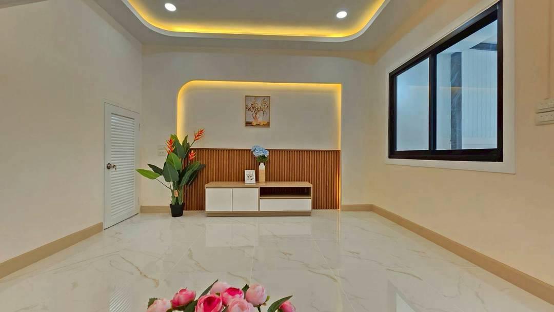 หมู่บ้าน ณ นนท์  (ต้นซอยวัดลาดปลาดุก) ทาวน์เฮาส์  2 ชั้น บ้านตกแต่งสวยพร้อมอยู่  ต่อเติมครัวและโรงรถ 5