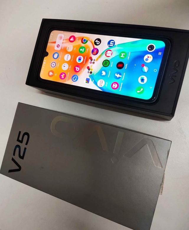 พร้อมขายสุดถูก Vivo V25