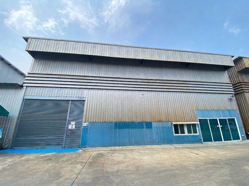 ให้เช่าโกดัง 400 ตารางเมตร เทพารักษ์ | ใกล้สุวรรณภูมิ 🏭  ทำเลสะดวก เหมาะสำหรับเก็บสินค้า กระจายสินค้า หรือธุรกิจโลจิสติกส์ เดินทางเข้า-ออกสะดวก 1
