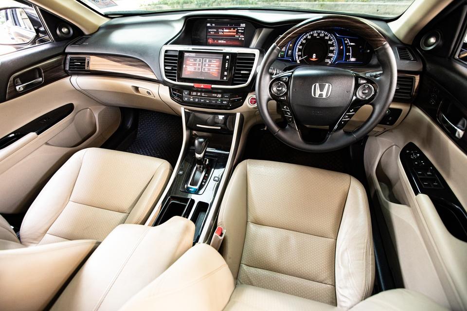 HONDA ACCORD 2.0 HYBRID ปี 2017 สีดำ มือเดียวป้ายแดง 12