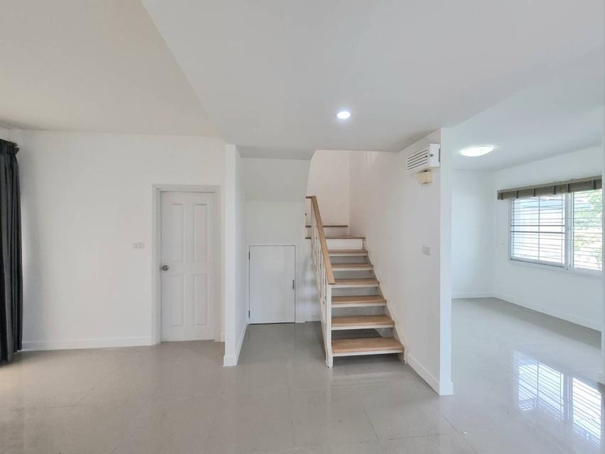 ทาวน์โฮม 2ชั้นหมู่บ้านเดอะวิลเลจ บางนา วงแหวน2 สมุทรปราการ 6