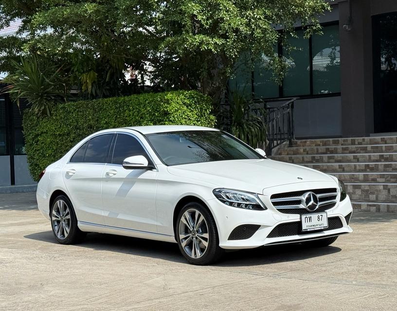 2020 BENZ C220D W205 รถมือเดียวออกป้ายแดง รถวิ่งน้อย เข้าศูนย์ทุกระยะ รถไม่เคยมีอุบัติเหตุครับ