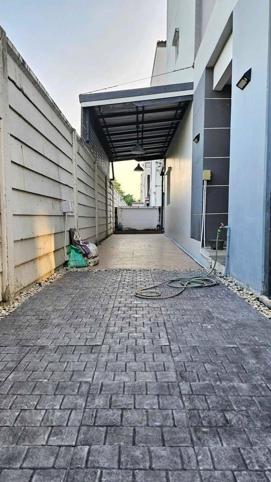 ขาย/ เช่า ทาวน์โฮม เดอะ ริคโค้ ทาวน์ วัชรพล หลังมุม 2