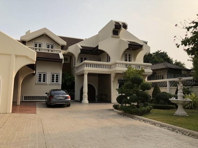 ให้เช่าบ้านเดี่ยว 2 ชั้น 208 ตร.ว. ย่านสาทร สวนพลูซอย 6 ใกล้ BTS ช่องนนทรี 1