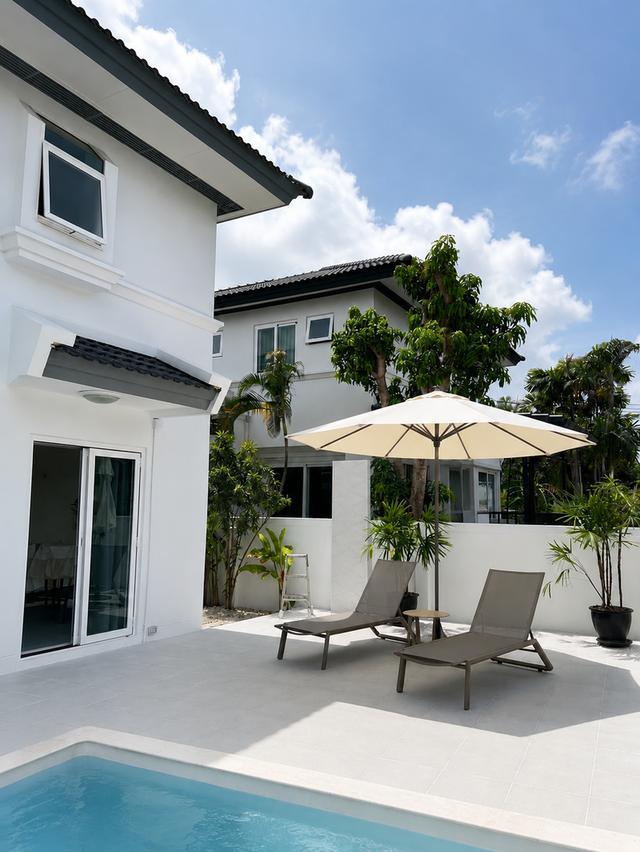 Luxury Corner Pool Villa | Land & House Park Chalong 19