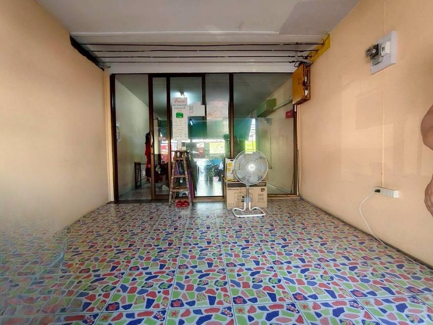 อาคารพาณิชย์ 3 ชั้น ซอยสุคนธสวัสดิ์ 3 ถนนสุคนธสวัสดิ์ แขวงลาดพร้าว เขตลาดพร้าว กรุงเทพมหานคร 17