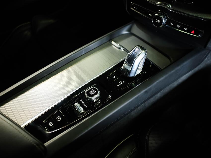 2019 Volvo XC60 2.0 (ปี 17-26) T8 R-Design AWD SUV AT รูปที่ 11