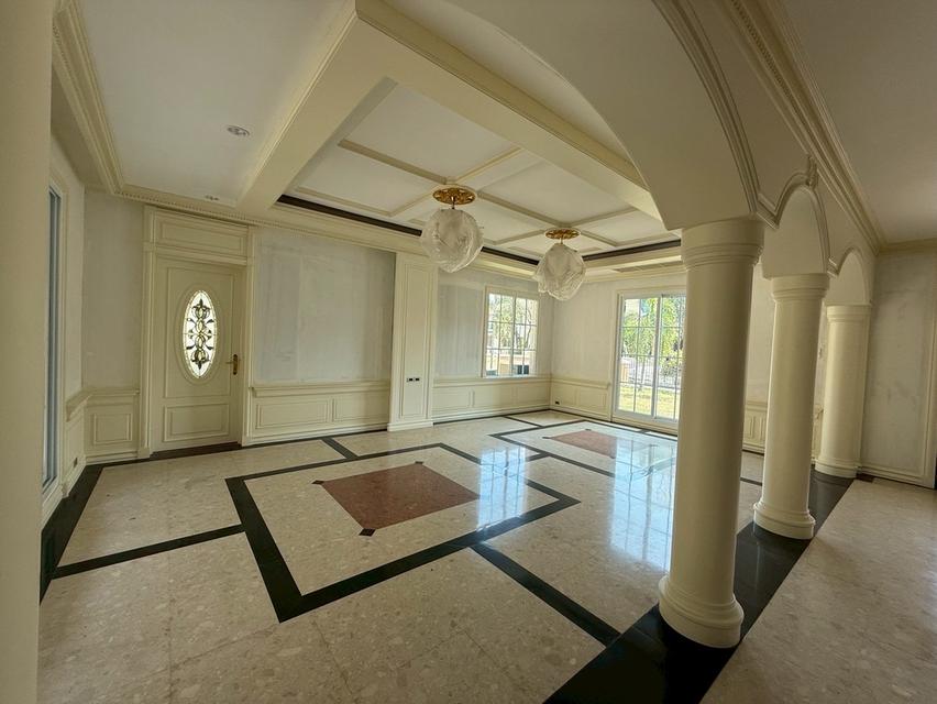 ขายบ้านหรู หมู่บ้านแกรนด์โมนาโค ถนนเลียบวงแหวนกาญจนาภิเษก ใกล้เมกะบางนา 5