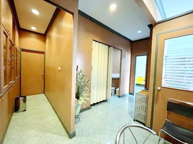 ขาย-เช่าอาคารพาณิชย์ 4.5 ชั้น 2 คูหา รร.อัสสัมชัญระยอง 1.7 กม.โฮมโปร ระยอง 650 ม. 65 ตร.วา.1075 ตร.ม. 4 นอน 5 น้ำ ทำเลทอ 3