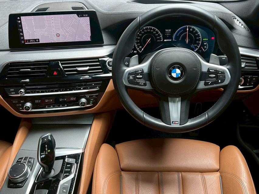 BMW 530e M SPORT 7