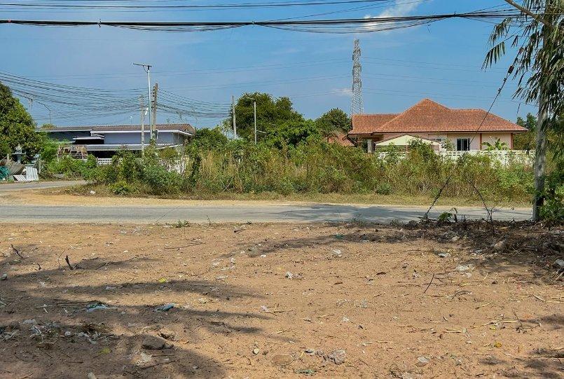 ขายที่ดินสุรศักดิ์ 200 ตรว. ถมแล้วซ.เนินสวัสดิ์ติดถนนลาดยาง ใกล้ท่าเรือแหลมฉบัง-8กม. อ.ศรีราชา ชลบุรี 4