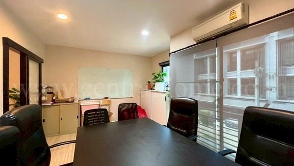 ทาวน์โฮม 3 ชั้น บ้านกลางเมือง รัตนาธิเบศร์ หลังมุม ราคาถูก 12