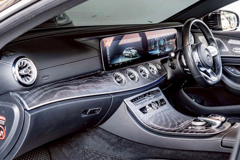 รหัสรถ NP8461 รุ่นรถ : BENZ CLS300d AMG PREMIUMปีรถ : 2019 10