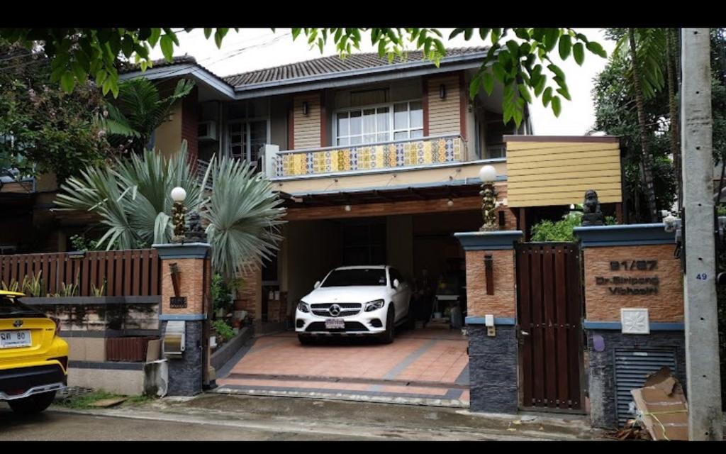 ขาย บ้านเดี่ยว 2 ชั้น 2 หลัง รวม  100  ตร.ว. หลังใหญ่ที่สุดใน หมู่บ้านโฮมเพลสรังสิต   ติดสถานีรถไฟฟ้าสายสีแดง เดินได้ไม่ถึง 5 นาที  1