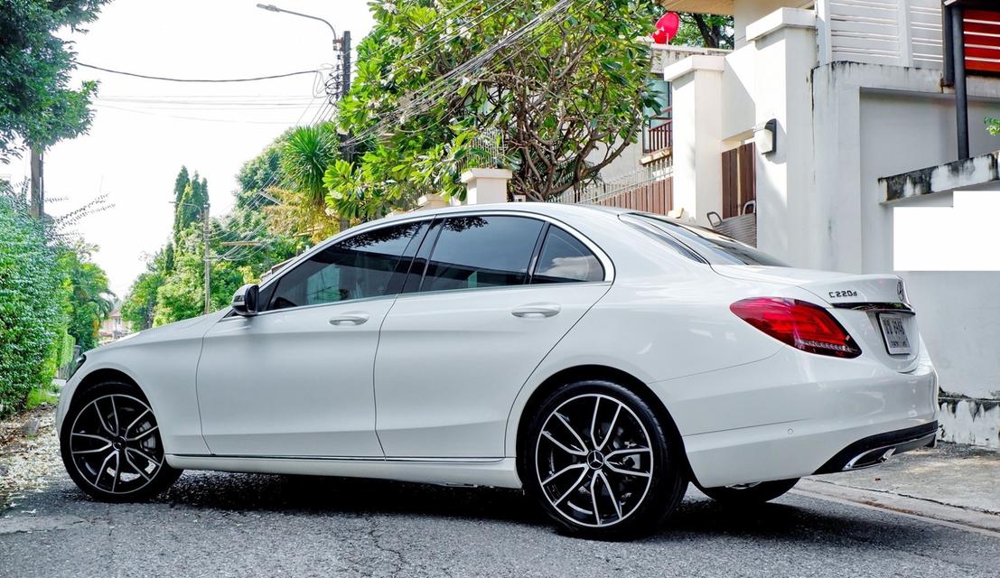 Mercedes Benz C220d Avantgarde ปี 2020 การันตีไมล์แท้ 62,xxx Km. 6