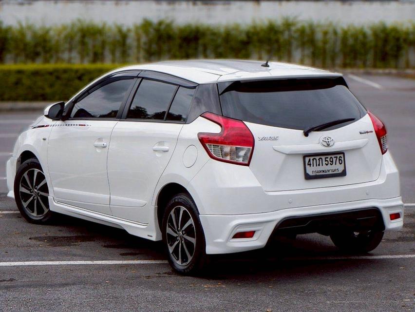 Toyota Yaris 1.2 TRD เกียร์ออโต้ สีขาว ปี 2015 7