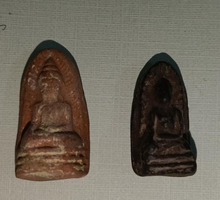 พระเครื่อง พระรอดมี สององค์