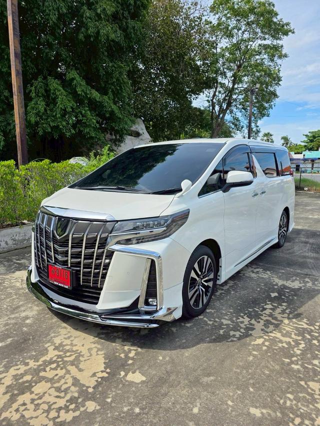 Toyota ALPHARD SC สีขาว ปี 2022 ไมล์ 30,000 กม. 