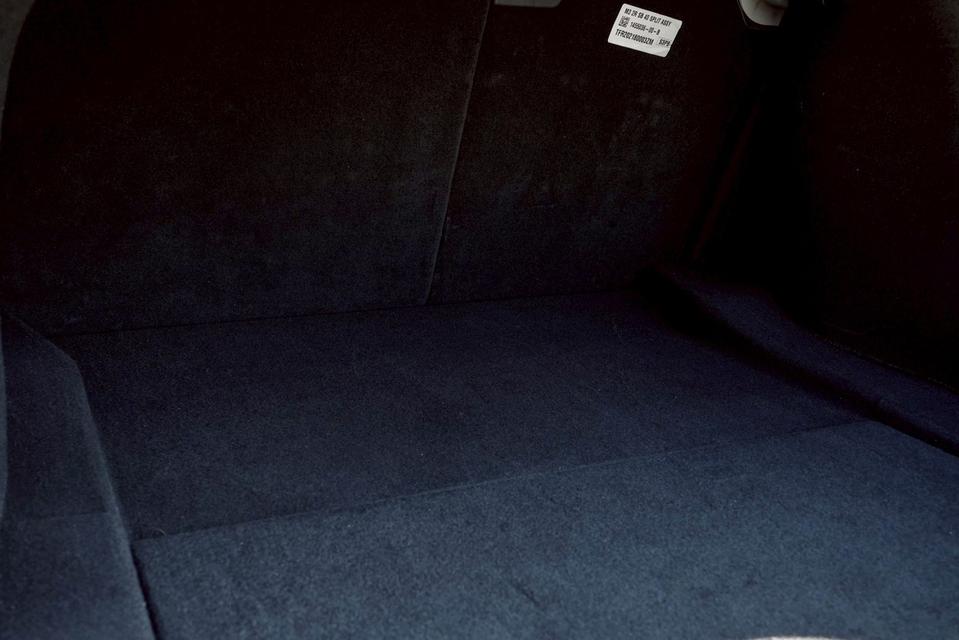 Model Y 2023 Long Range ไมล์ 69,000 km. 8