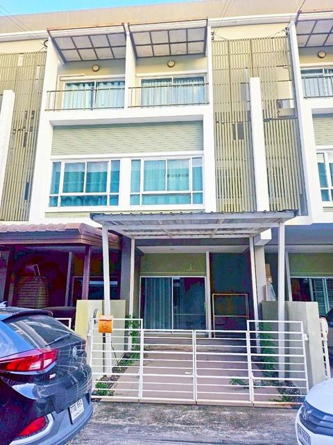 ถนนรามคำแหง 140–146 3นอน 3น้ำ ให้เช่าทาวน์เฮาส์หรู 3 ชั้น MRTสัมมากร 700 ม. รร.เตรียมน้อม 475.ม สุขาภิบาล3 วงแหวนตะวันออ 1