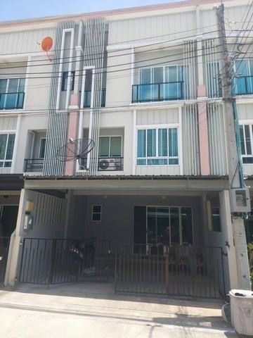ให้เช่าทาวโฮม3 ชั้น หมู่บ้านพาทิโอพัฒนาการ ซอย38 ถนนพัฒนาการ เขตสวนหลวง
