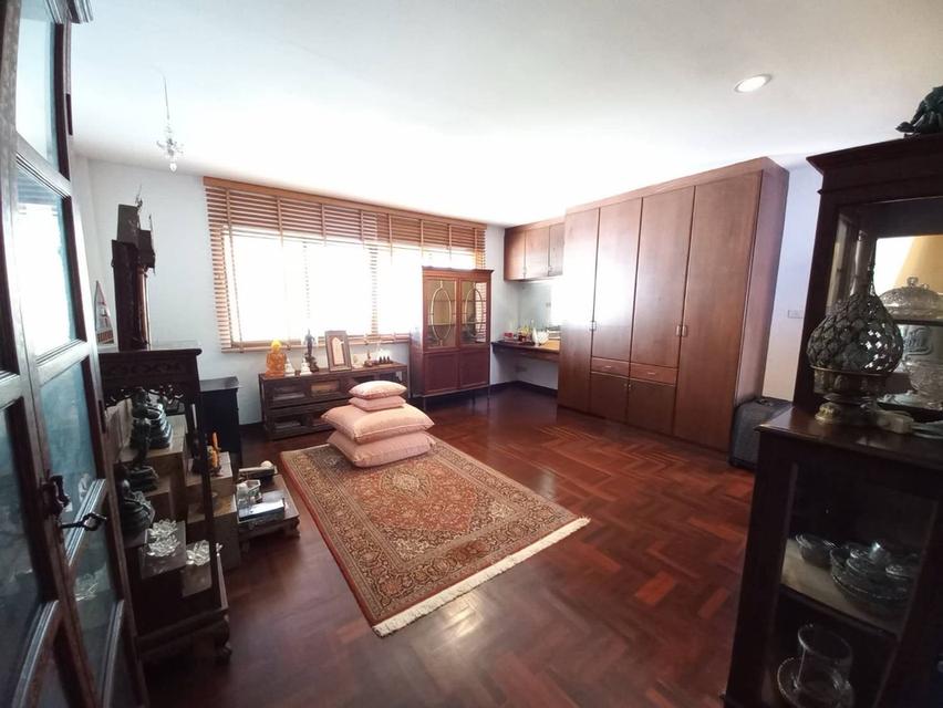 ขายบ้านเดี่ยวพัฒนาการ บ้านหรูพร้อมสวนขนาดใหญ่ ที่ดิน200ตร.ว เอื้อสุข พัฒนาการ56 ใกล้รร.เตรียมอุดม ศรีนครินทร์ สนามบิน มอเตอร์เวย์ พระราม9 0879074045 11