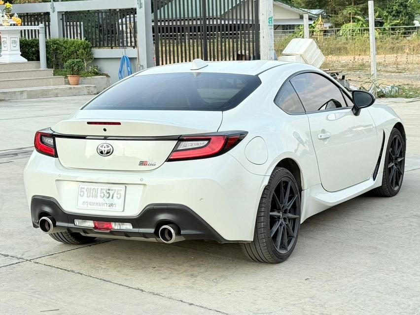 TOYOTA GR86 AT ปี2024 สีขาว Crystal White Pearl 4