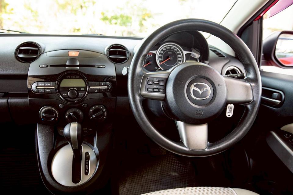 Mazda2 1.5 Spirit Sedan สีแดง ปี 2012 17