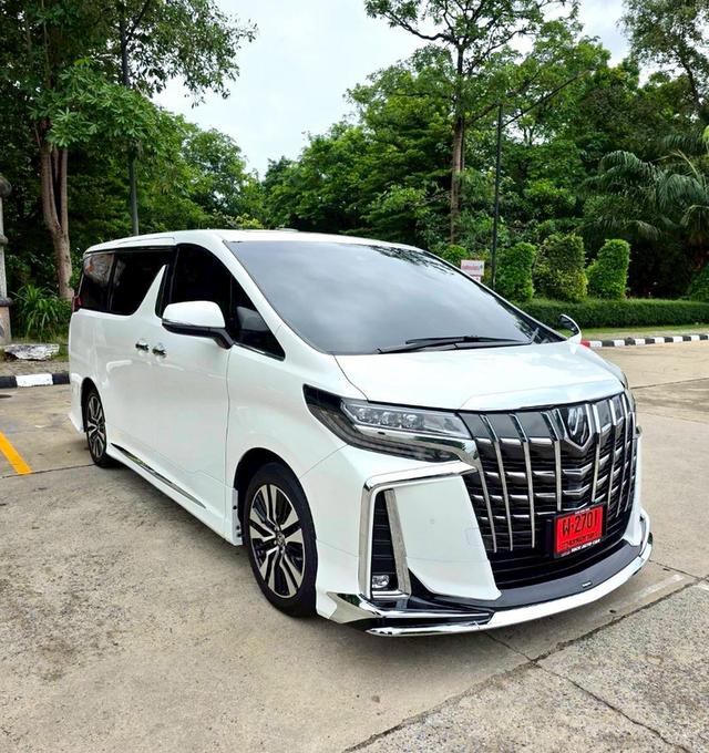 Toyota ALPHARD 2.5SC PACKAGE สีขาว ปี 2023 ไมล์ 20,000 กม.  3